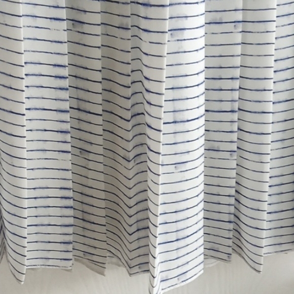 Vince ⭐️ Host Pick ⭐️ White/ Blue Pleated Skirt - Picture 10 of 10